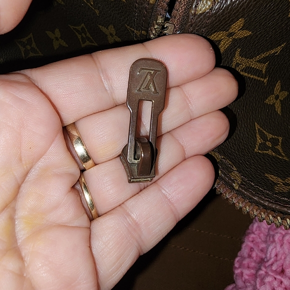 Authentic Louis Vuitton Keepall 55 Bandouliere - Picture 9 of 14